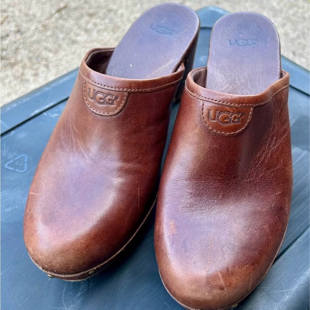 UGG Australia studded Mules Brown Leather heels